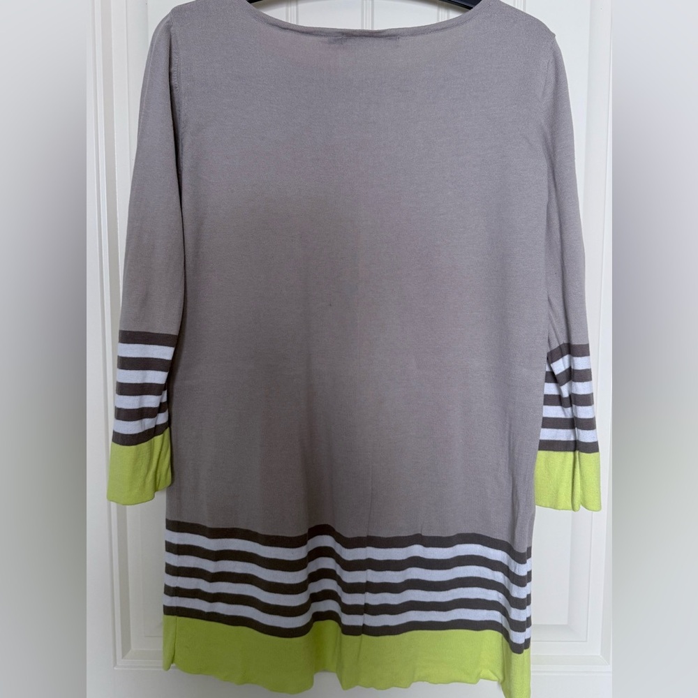 Outback Red Taupe and Lime Top
